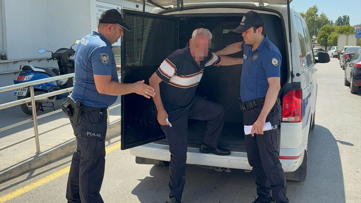 Adana’da otobüste etek altı fotoğraf çeken emekli hakime gözaltı