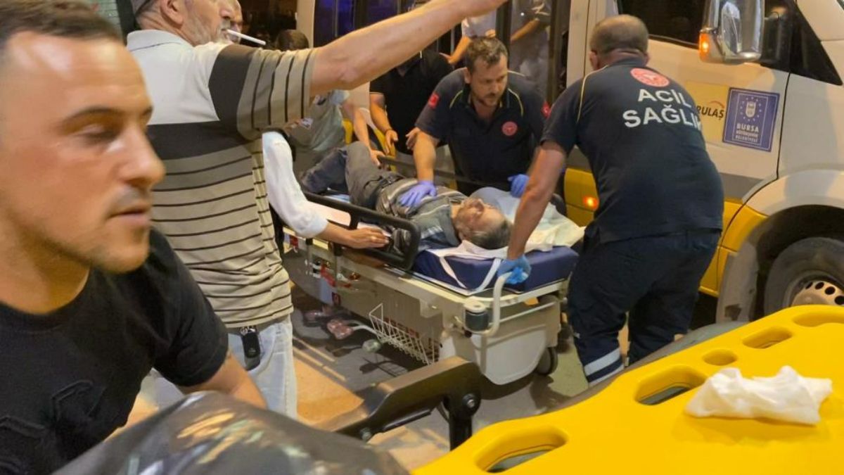 Bursa’da kalp krizi geçiren vatandaşı otobüs şoförü hastaneye yetiştirdi