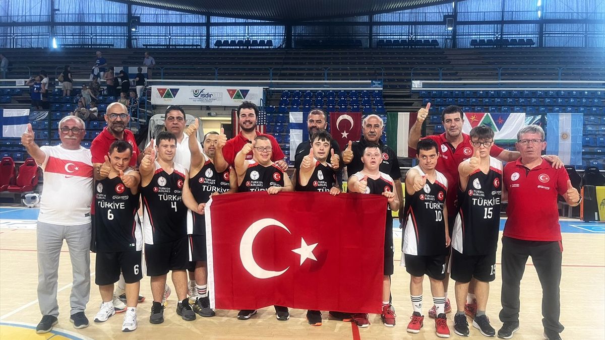 Down Sendromlular Basketbol Milli Takımı, Avrupa Şampiyonası’nda ikinci oldu