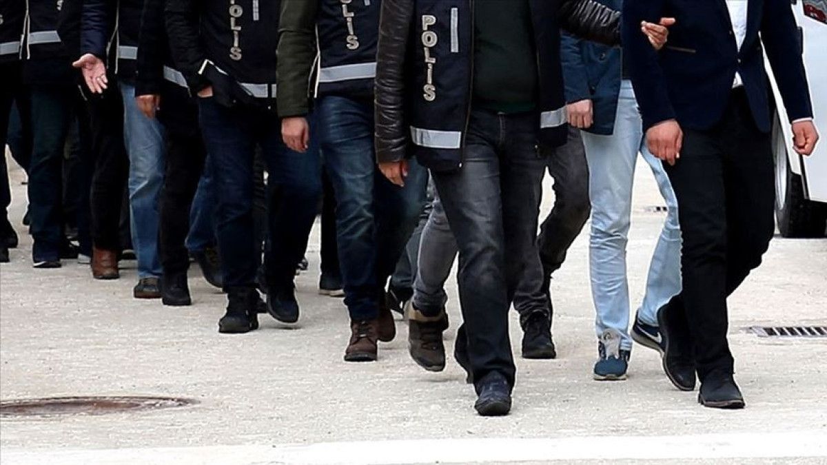 FETÖ operasyonunda üç polise tutuklama