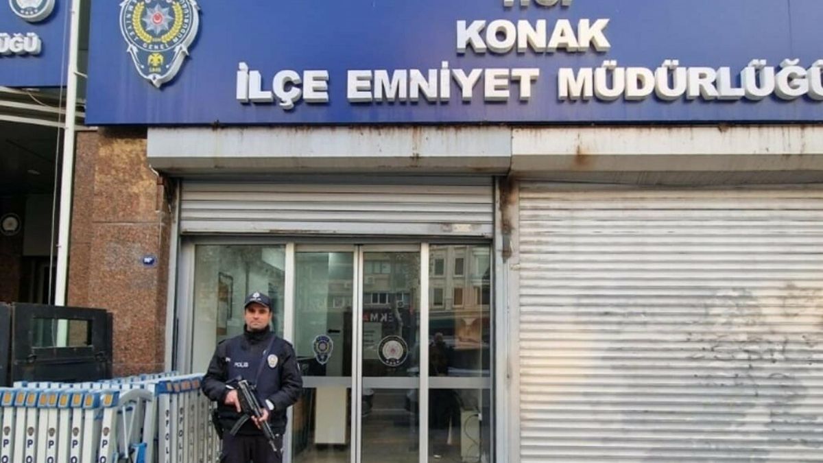 İzmir’de şüphe üzerine durdurulan şahıs firari uyuşturucu taciri çıktı
