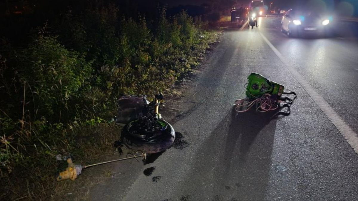 Sakarya’da yarış yaparken otomobile çarpan motosikletler parçalandı: 1 ölü