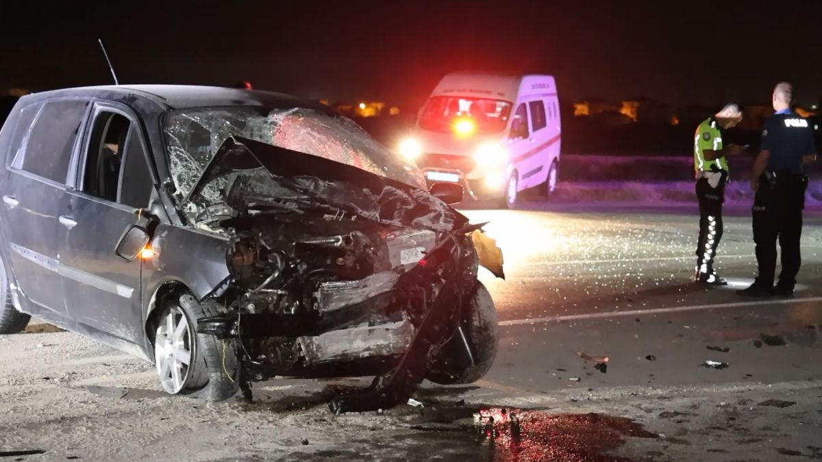 Aksaray’da otomobil duvara çarptı: Sürücü hayatını kaybetti