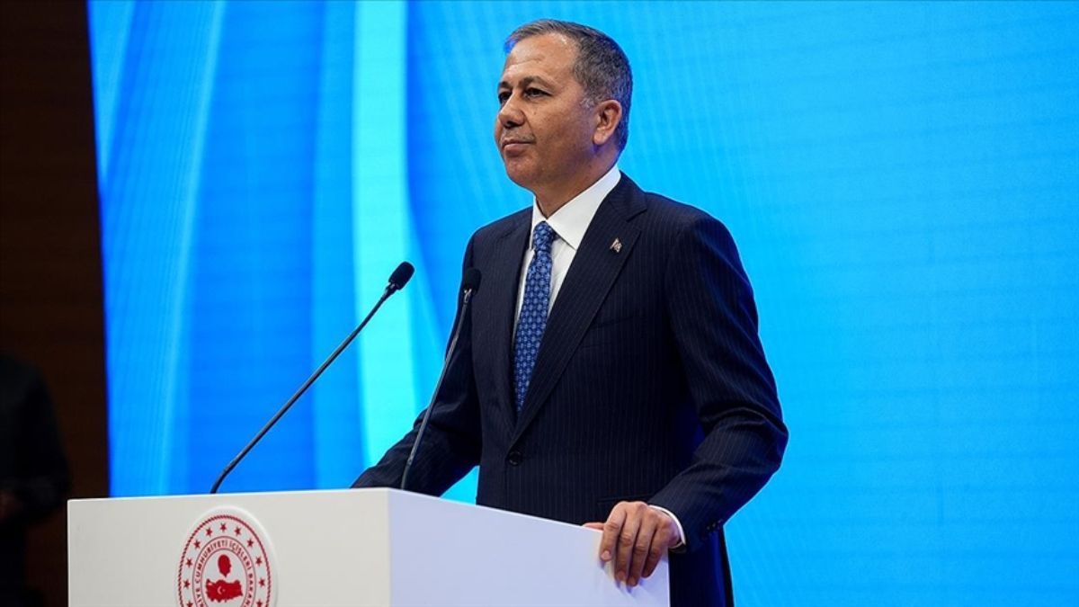Bakan Yerlikaya: Cumhurbaşkanı Erdoğan’a hakaret eden 42 kişi yakalandı