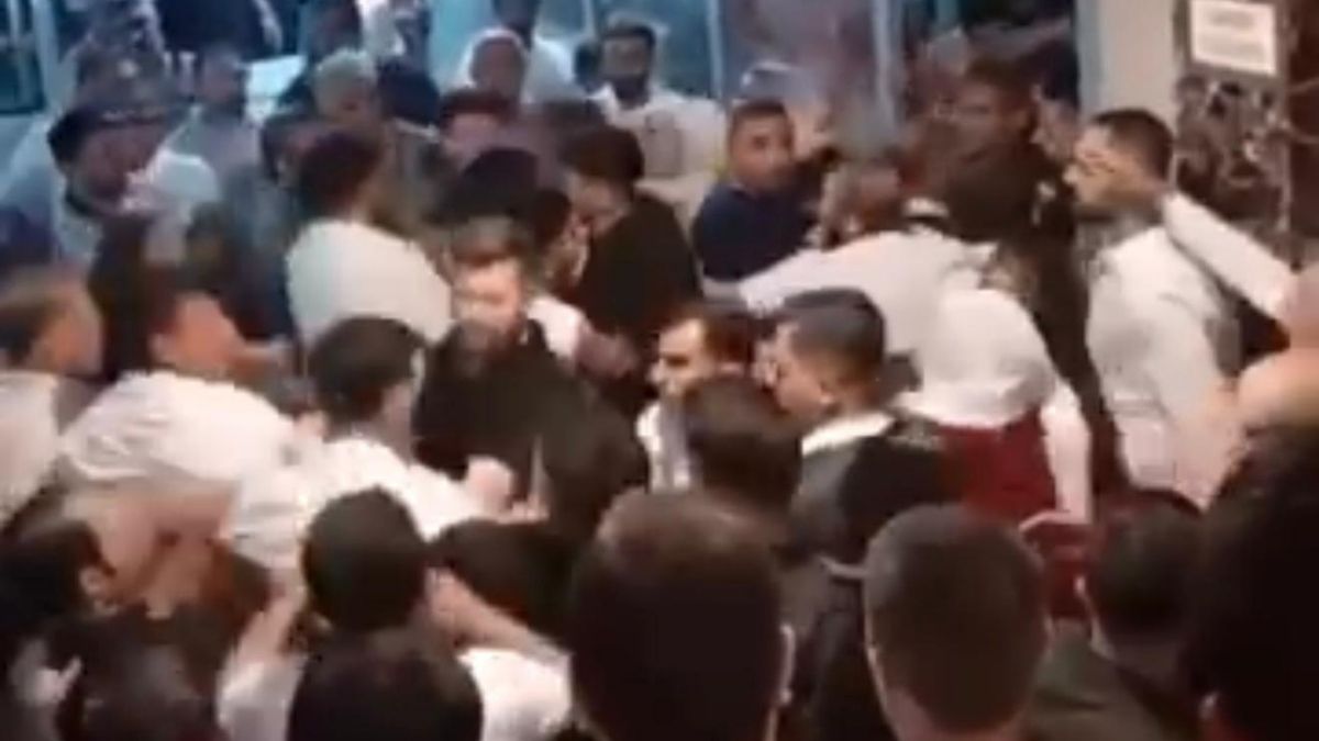 Bursa’da düğün salonunda tekme ve yumruklu kavga çıktı