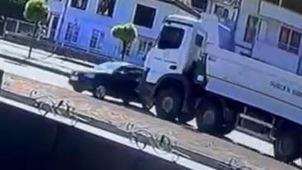 Düzce’de kamyonun çarptığı otomobildeki çocuk hayatını kaybetti