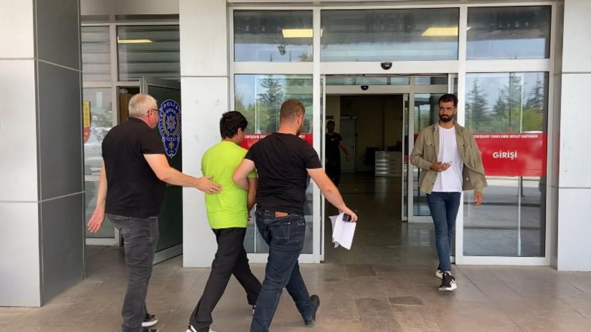 Eskişehir’de tartıştığı sevgilisini boğazını keserek öldürdü