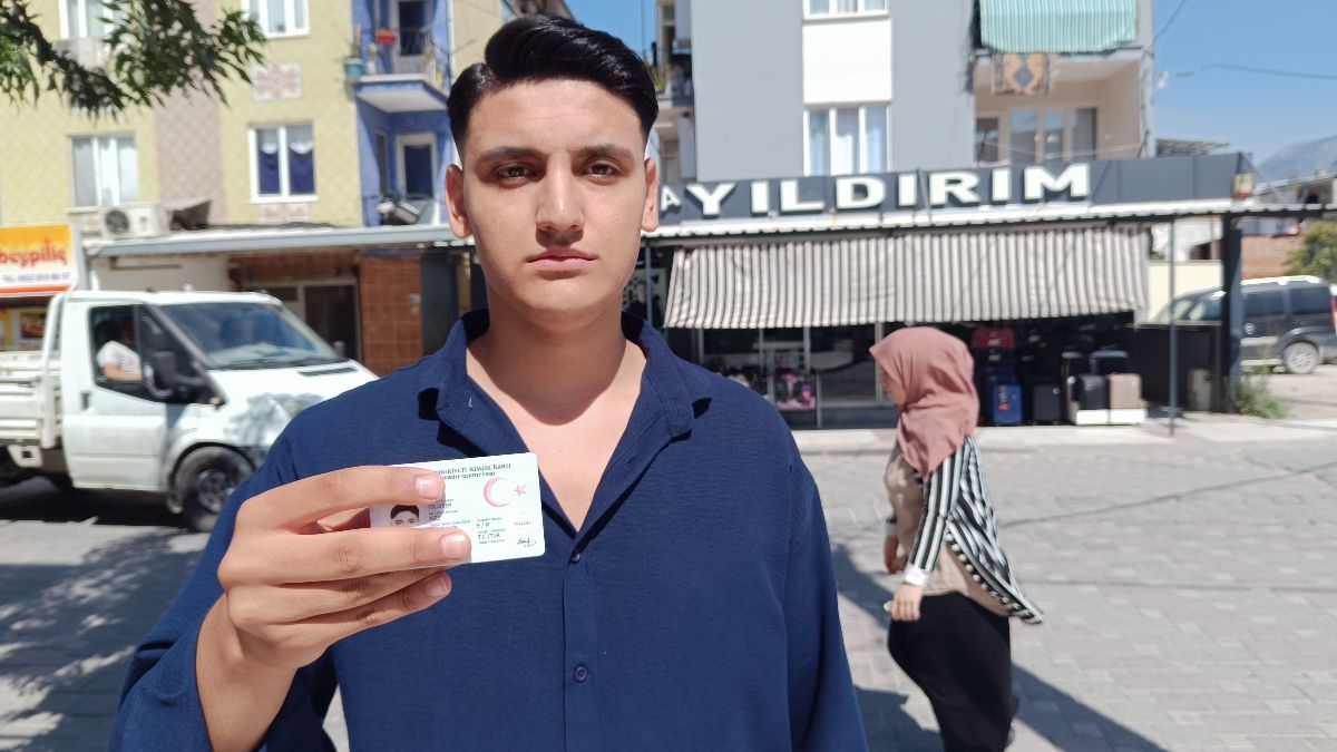 Manisa’nın Galatasaraylı Aziz Yıldırım’ı: İnsanlar yanlışıkla onu arıyor