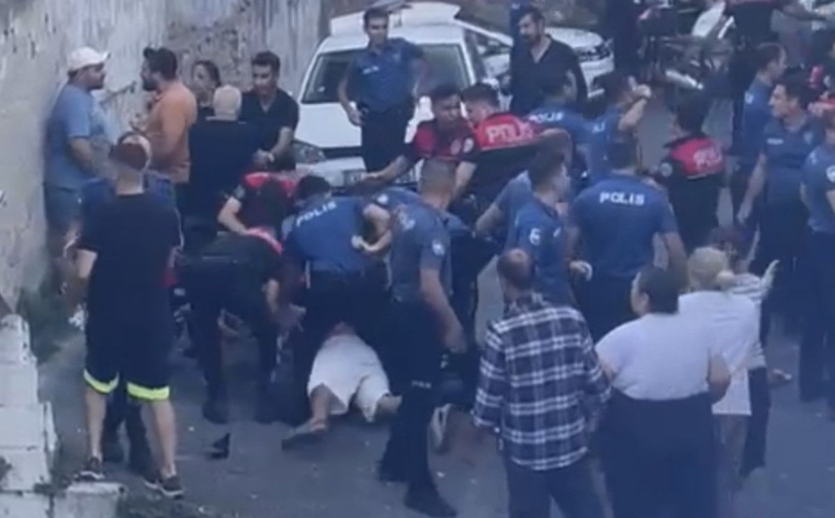 İstanbul’da polisten kaçan motosikletli mahalle skandalı: Ortalık karıştı