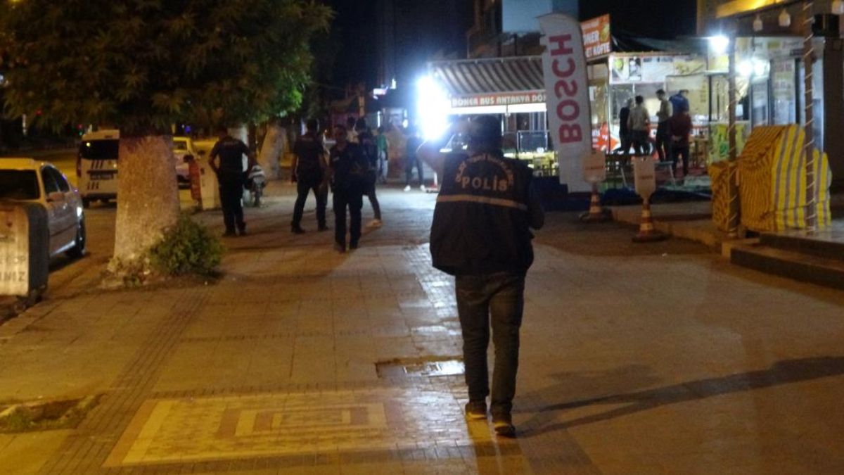 Malatya’da dönercide bıçaklı kavgada 2 kişi yaralandı