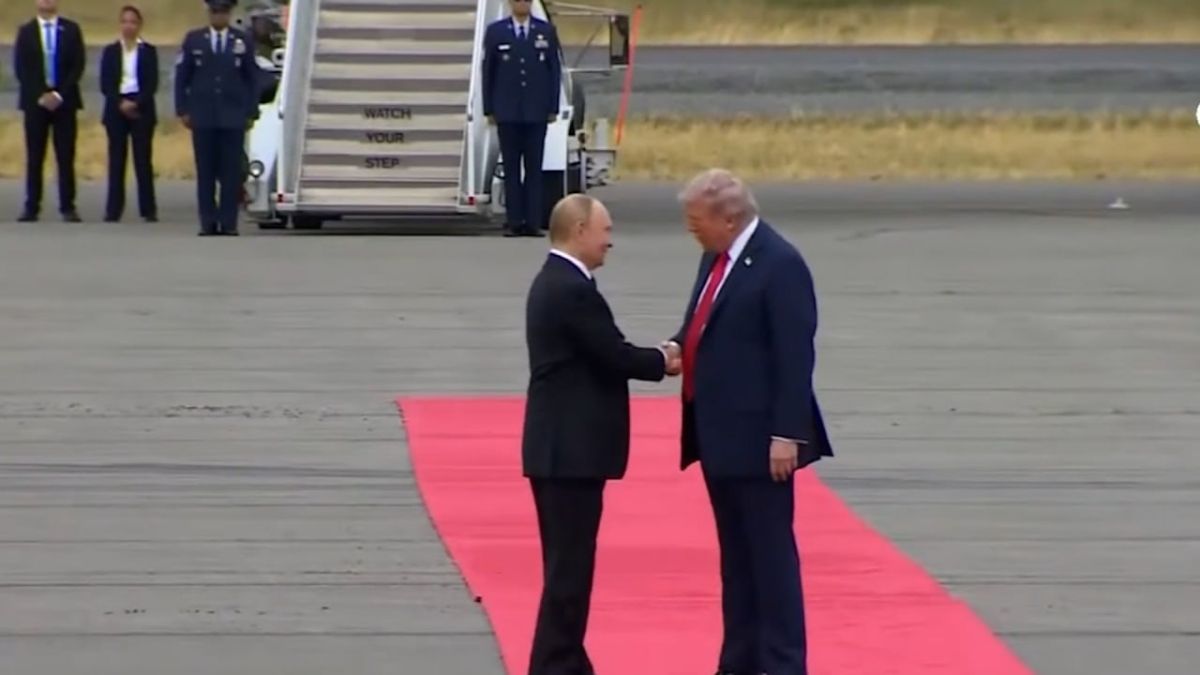 Trump ve Putin Alaska’da bir araya geldi: İşte ilk kare