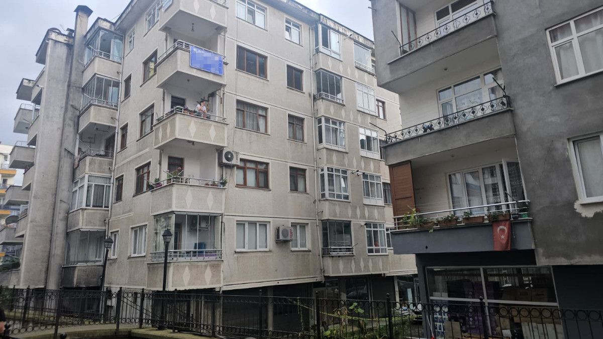 Artvin’de 10 günlük bebek 5. kattan babasının kucağından düşerek hayatını kaybetti