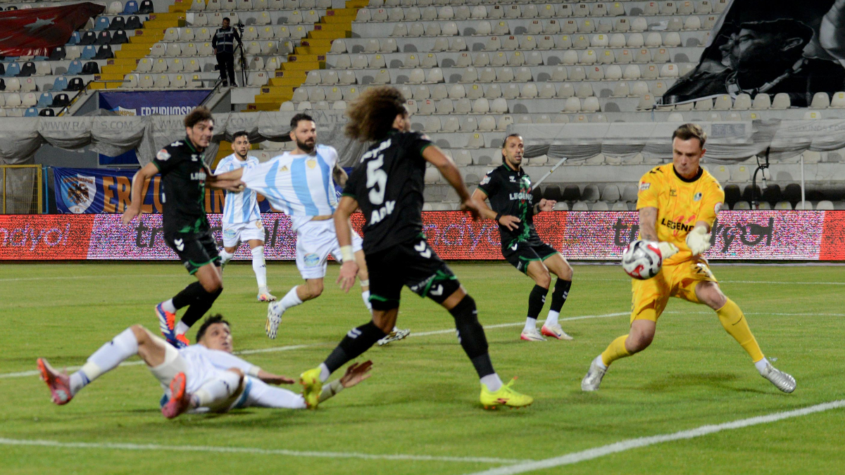Erzurumspor FK ile Sakaryaspor puanları paylaştı
