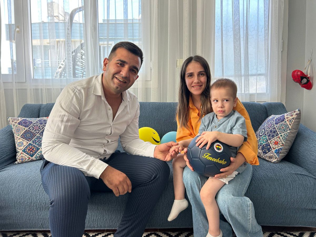 Hatay’da 3 buçuk yaşındaki Tamer, anne ve babasının desteğiyle kanseri yendi