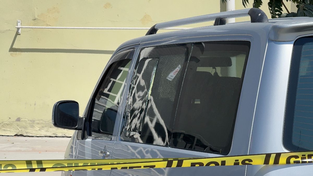 İstanbul’da eski eşinin sevgilisi olan kuzenini vurup kaçtı