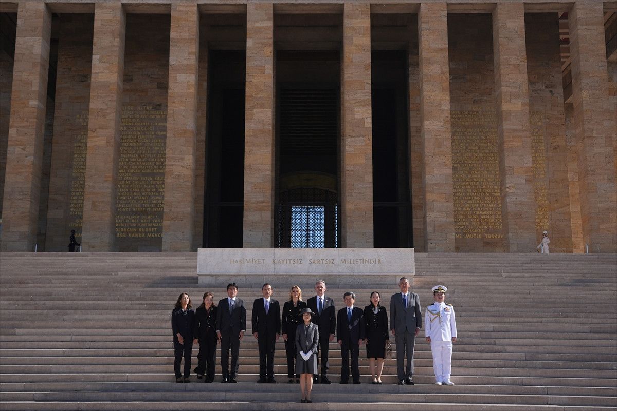 Japonya Prensesi Akiko Mikasa Anıtkabir’i ziyaret etti