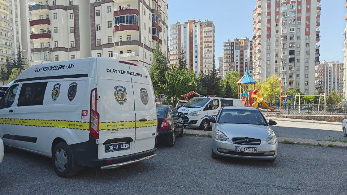 Kayseri’de bina görevlisi ile tartıştı: Ekmek bıçağıyla defalarca bıçakladı