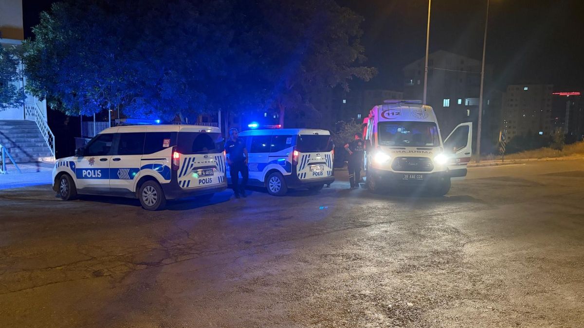 Kayseri’de tartıştığı şahsı caminin bahçesinde bıçakladı