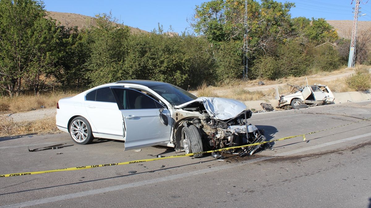 Konya’da feci kazada 3 yaşındaki ikizler can verdi