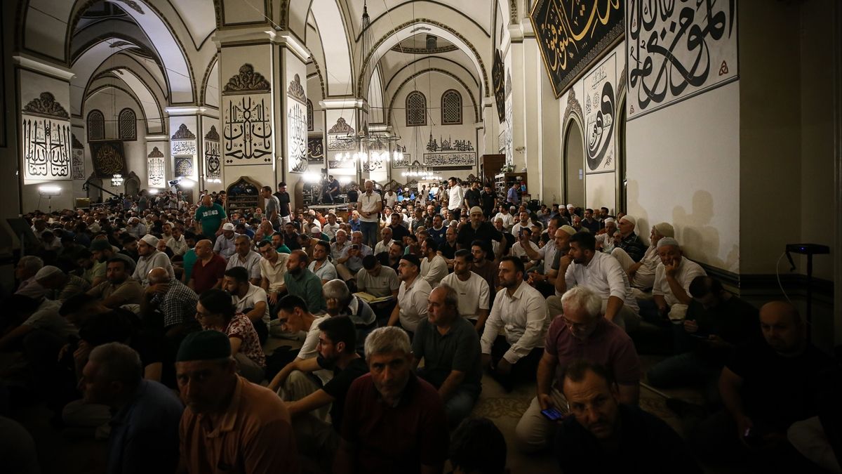 Türkiye’nin dört bir yanında Mevlit Kandili dualarla idrak edildi