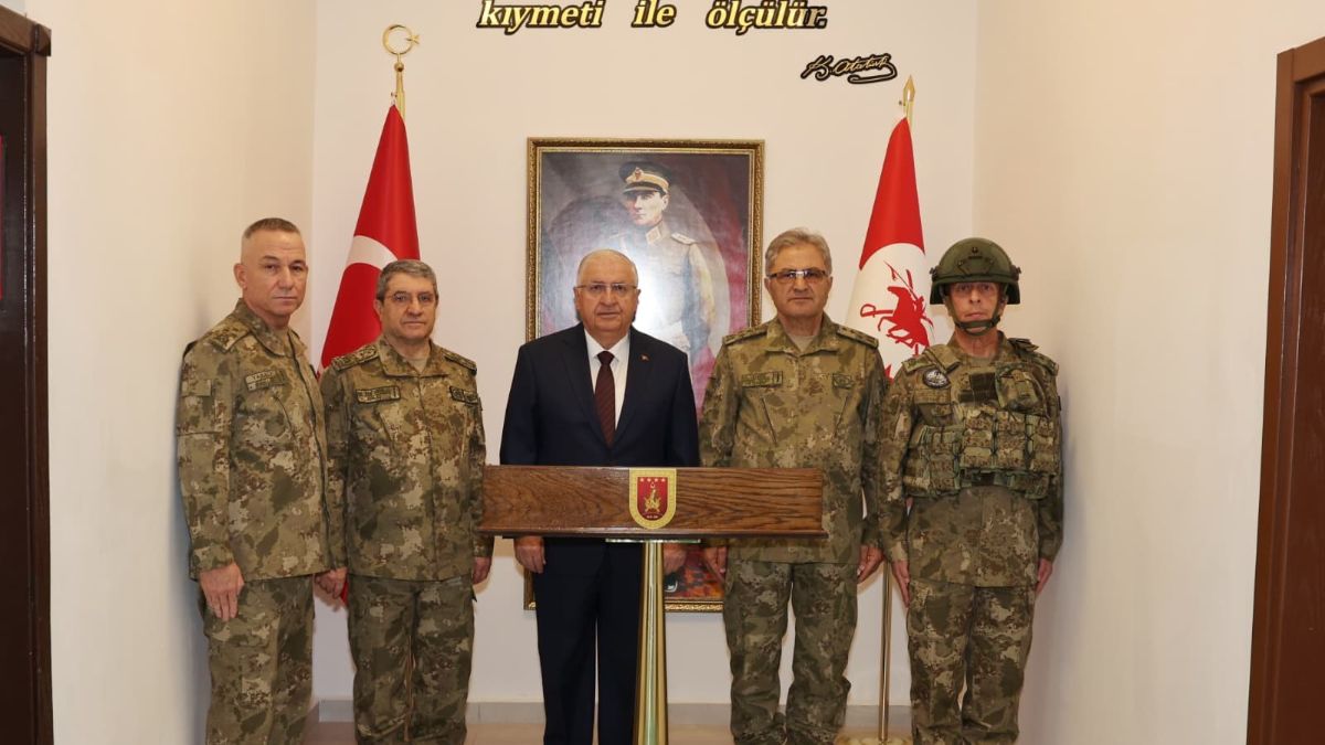 Yaşar Güler, Kara Kuvvetleri Komutanlığının açılış töreni için Konya’da