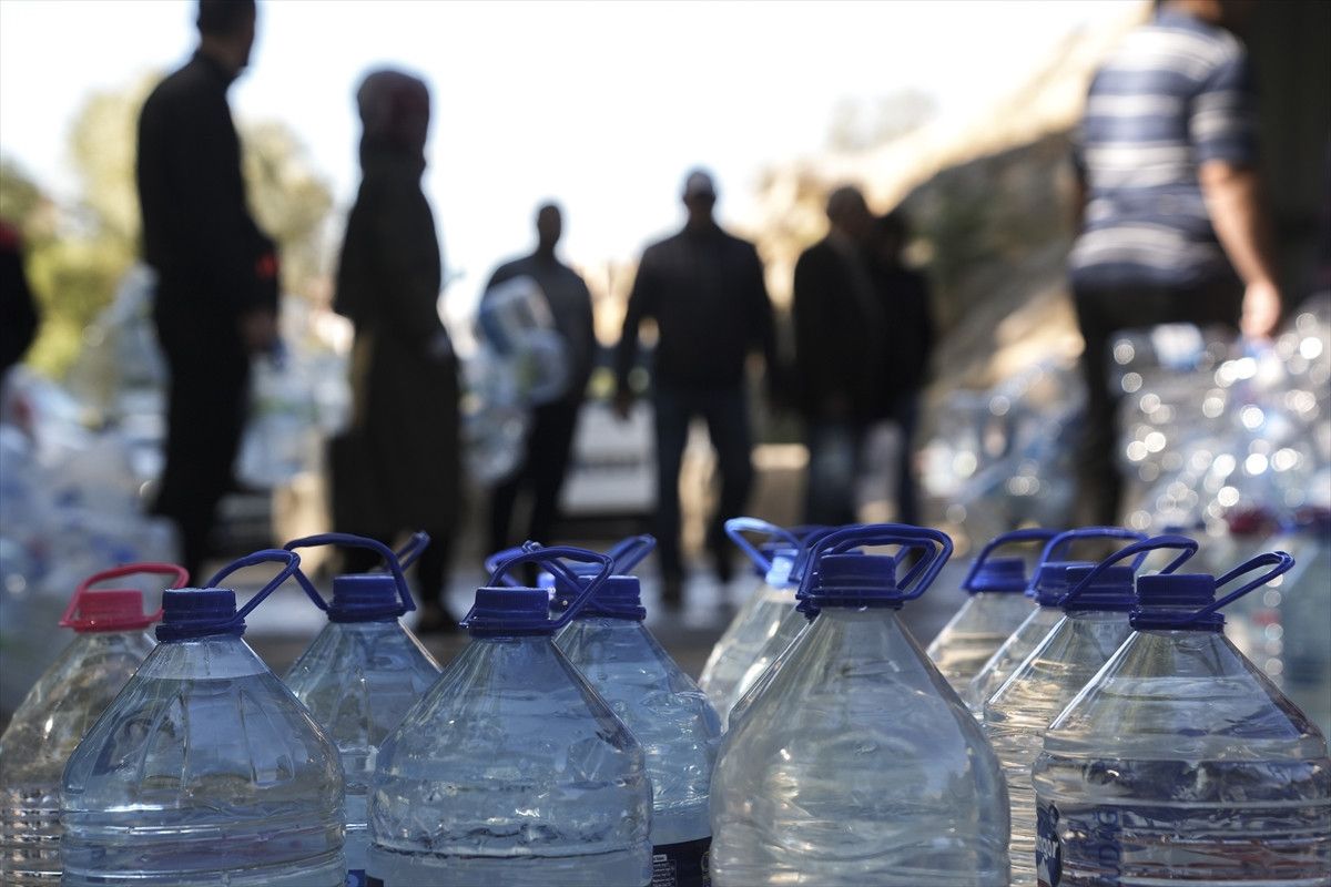 Ankara’da su çilesi sürüyor: Vatandaşlar ellerinde bidonlarla su dolduruyor