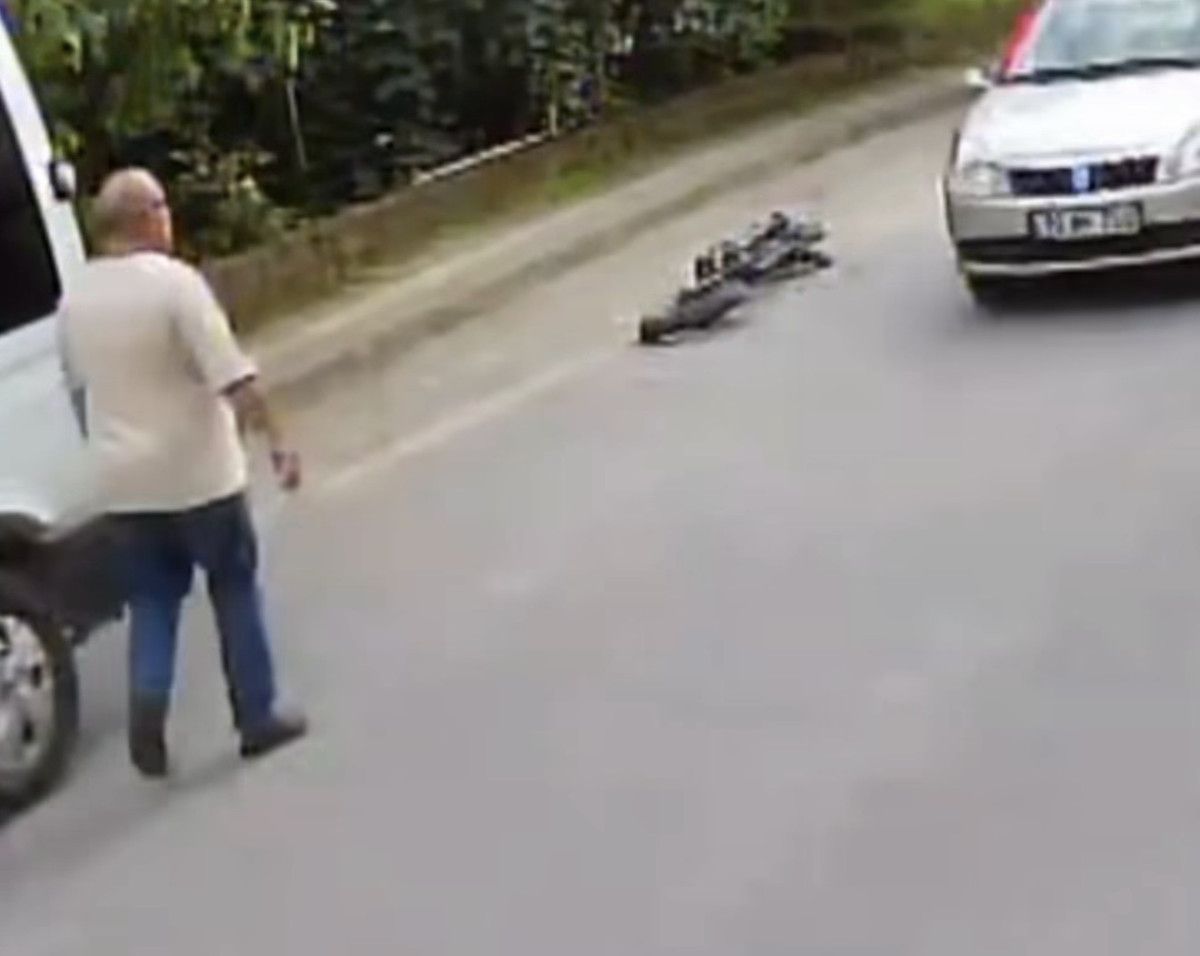 Bartın’da bisikletli çocuk ölümden saniyelerle kurtuldu