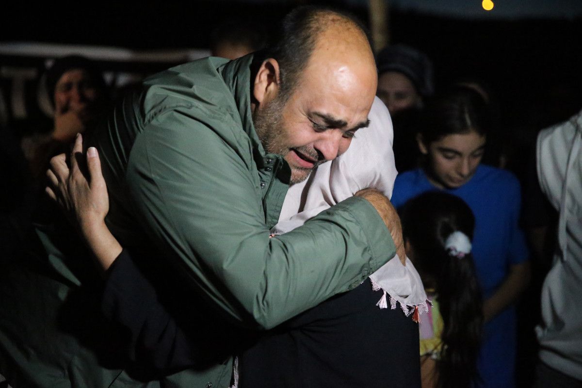 Diyarbakır’da tahliye edilen Güranlar, Narin’in kabrini ziyaret etti