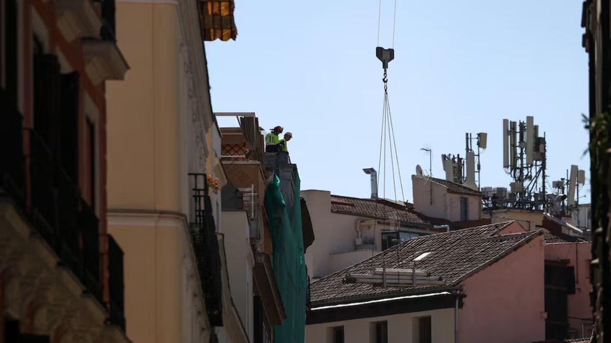 İspanya’da binanın çökmesi sonucu 2 kişi öldü