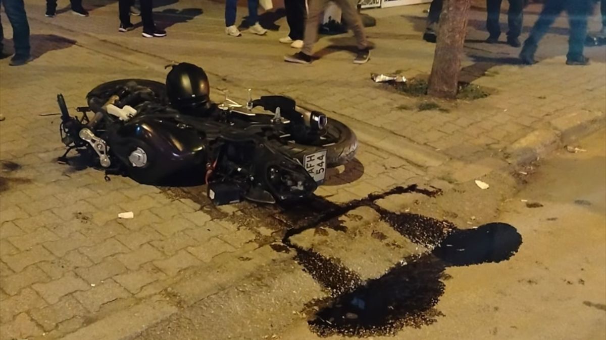 Isparta’da kamyonet ile çarpışan motosikletin sürücüsü öldü