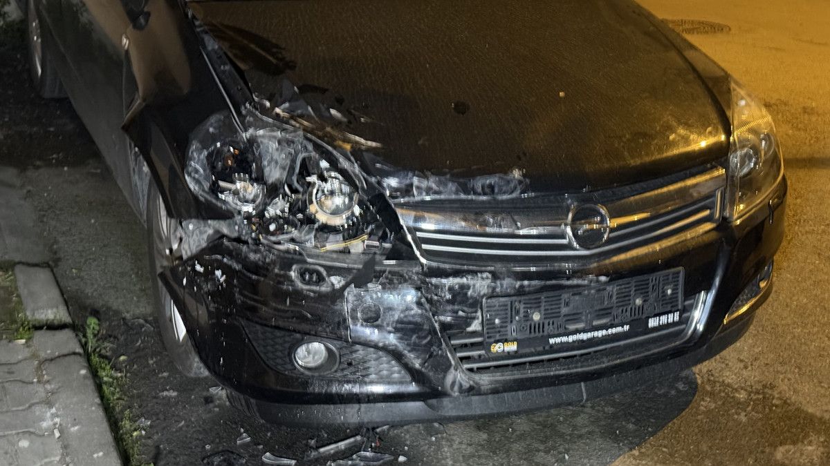 İstanbul’da bir sürücü sokakta bulunan 8 araca çarptı