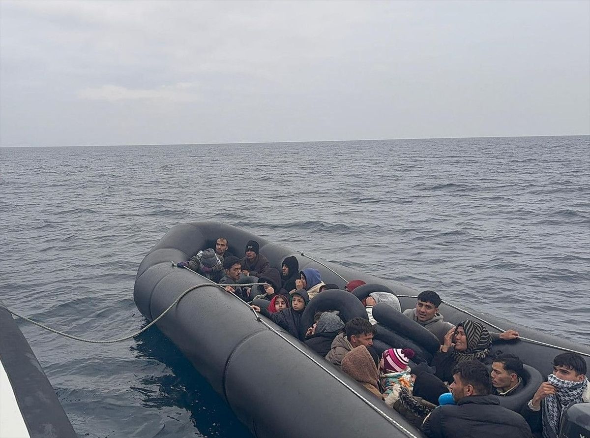 İzmir’de 128 düzensiz göçmen yakalandı
