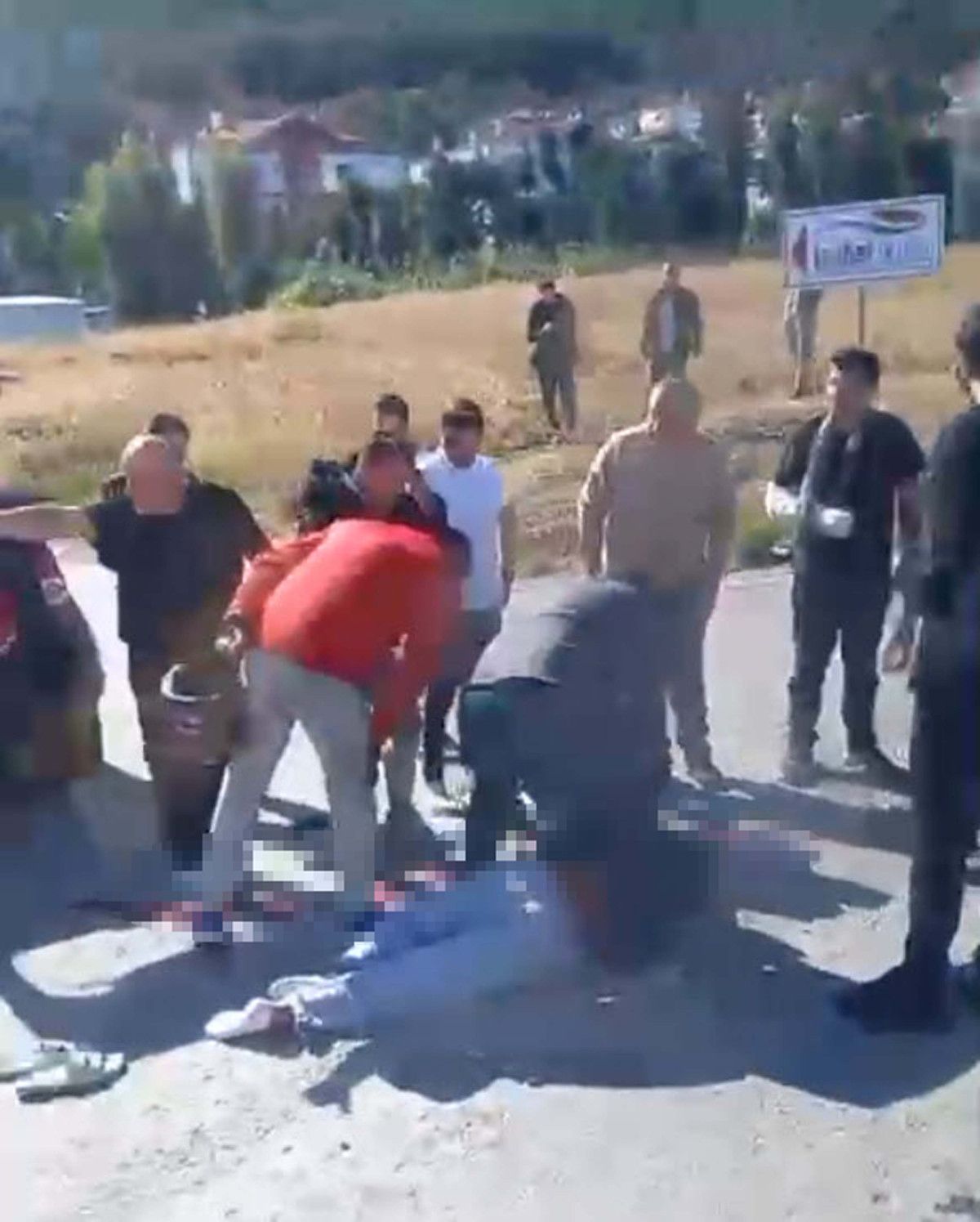 İzmir’de otomobille çarpışan motosikletin 15 yaşındaki sürücüsü öldü