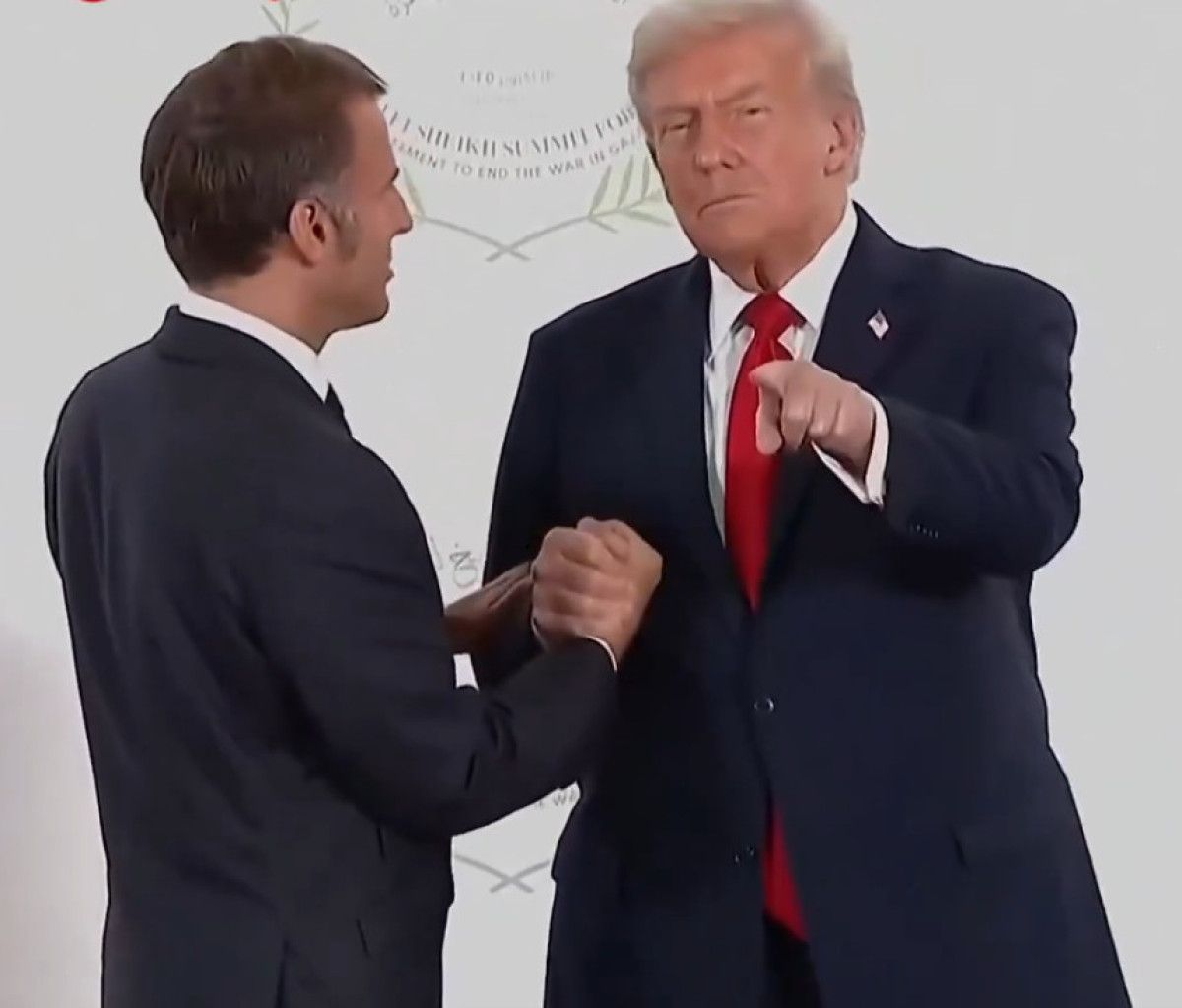 Trump ile Macron’un tokalaşmasının perde arkası