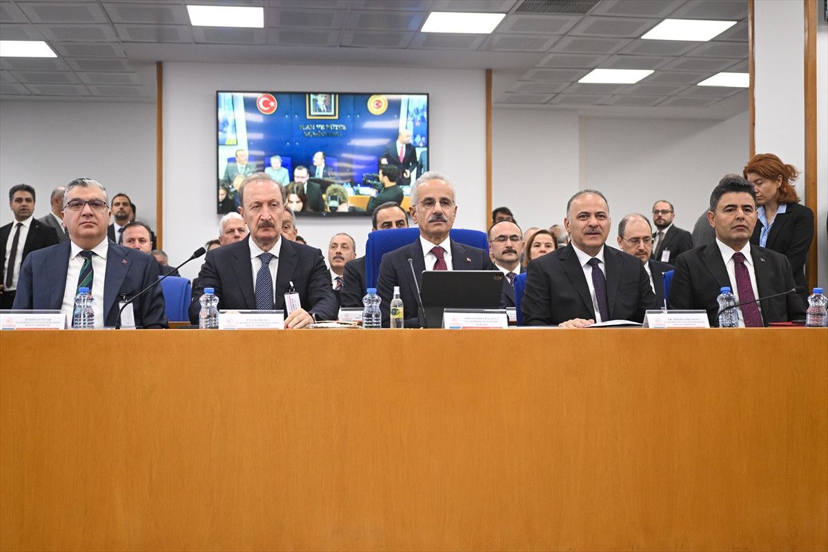 Bakan Uraloğlu: Yasal olmayan VPN’lerin kullanımını tavsiye etmiyoruz