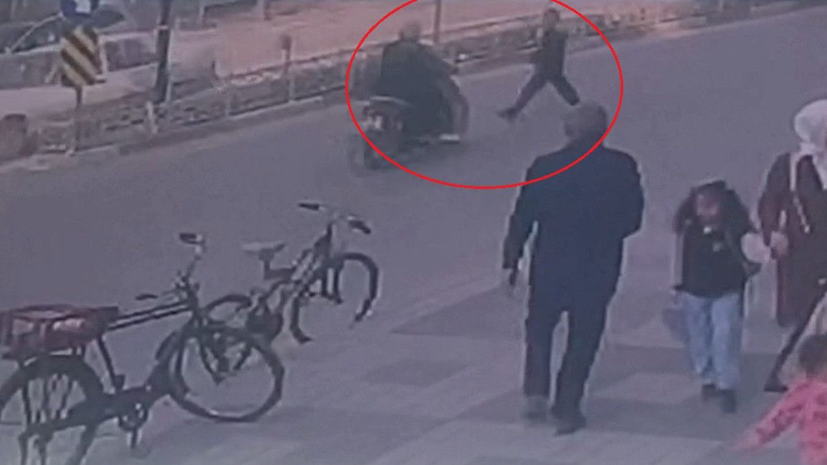 Bursa’da motosikletin çarptığı genç kadın yaralandı