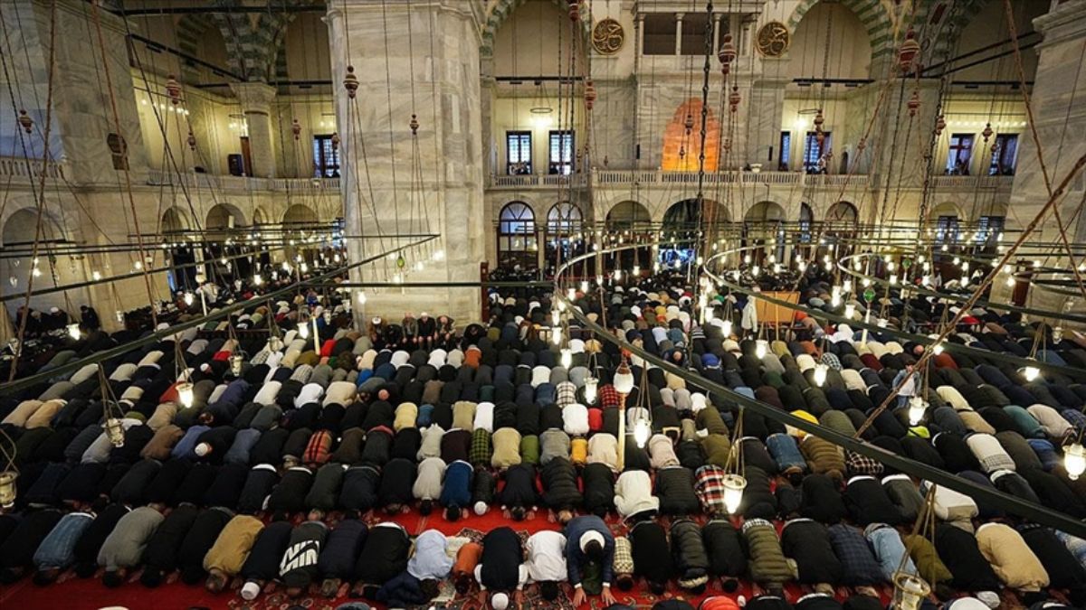Cuma vakitleri: 14 Kasım 2025 il il namaz saatleri! İstanbul, Ankara, İzmir…