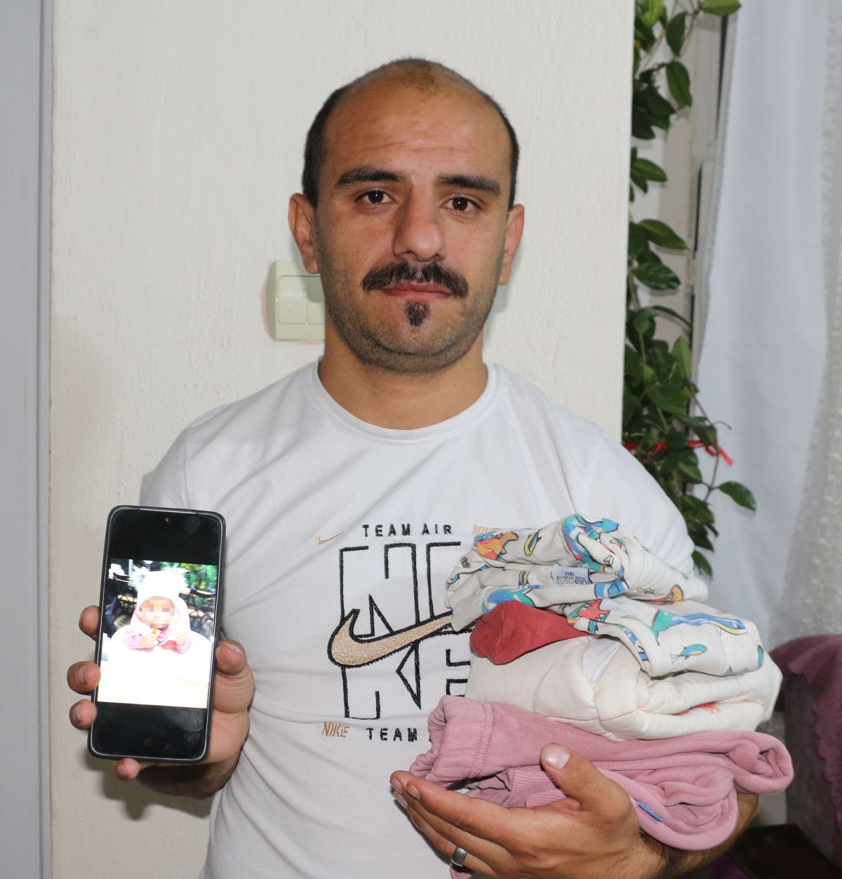 Isparta’da 8 aylık oğlunu da alıp kaybolan eski eşinin dönmesini istedi