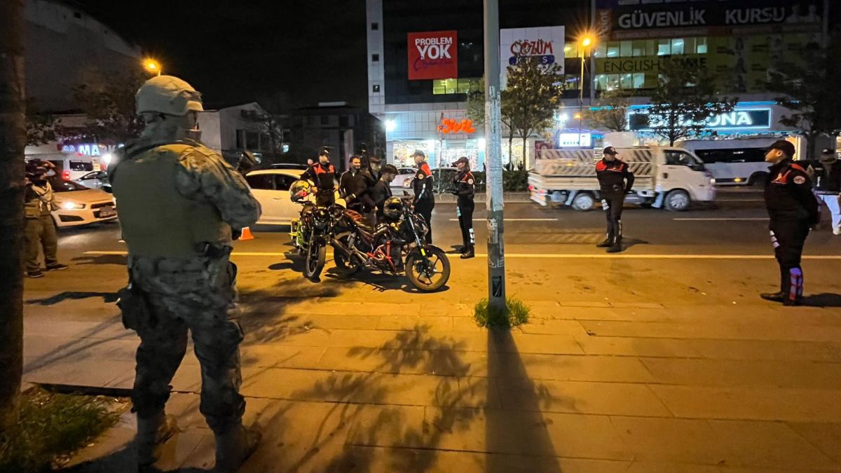 İstanbul Emniyet Müdürü Yıldız, Esenyurt’ta denetimde