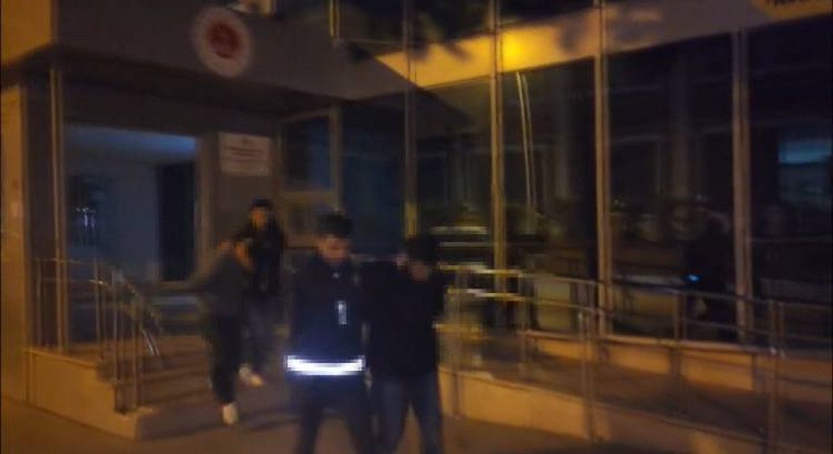 İstanbul’da saldırı hazırlığında olan 2 kişi polis denetimlerinde yakalandı