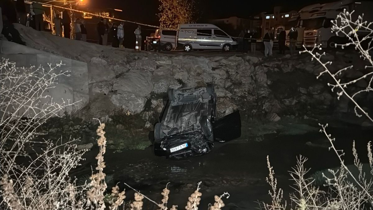 Karabük’te kontrolden çıkan otomobil dereye uçtu: 1 ölü