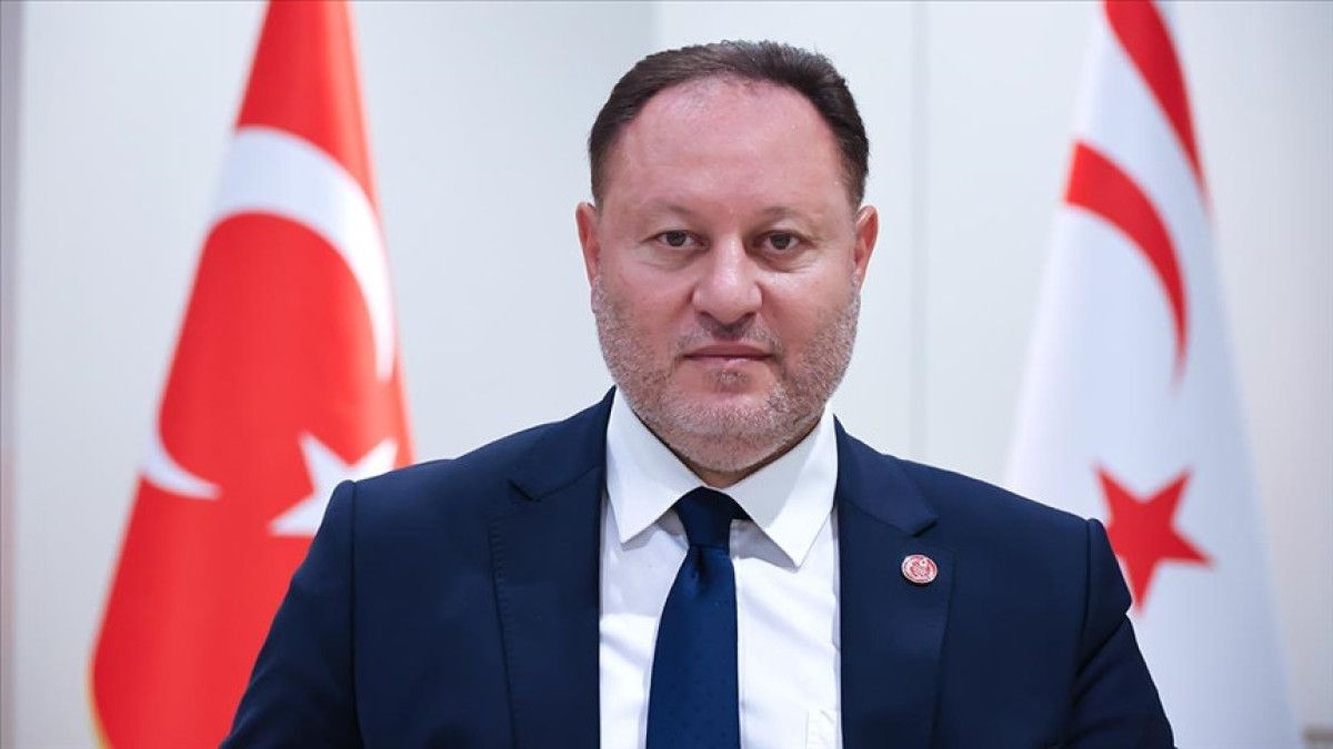 KKTC’den Rumların sınırda bayrak yakma eylemlerine tepki