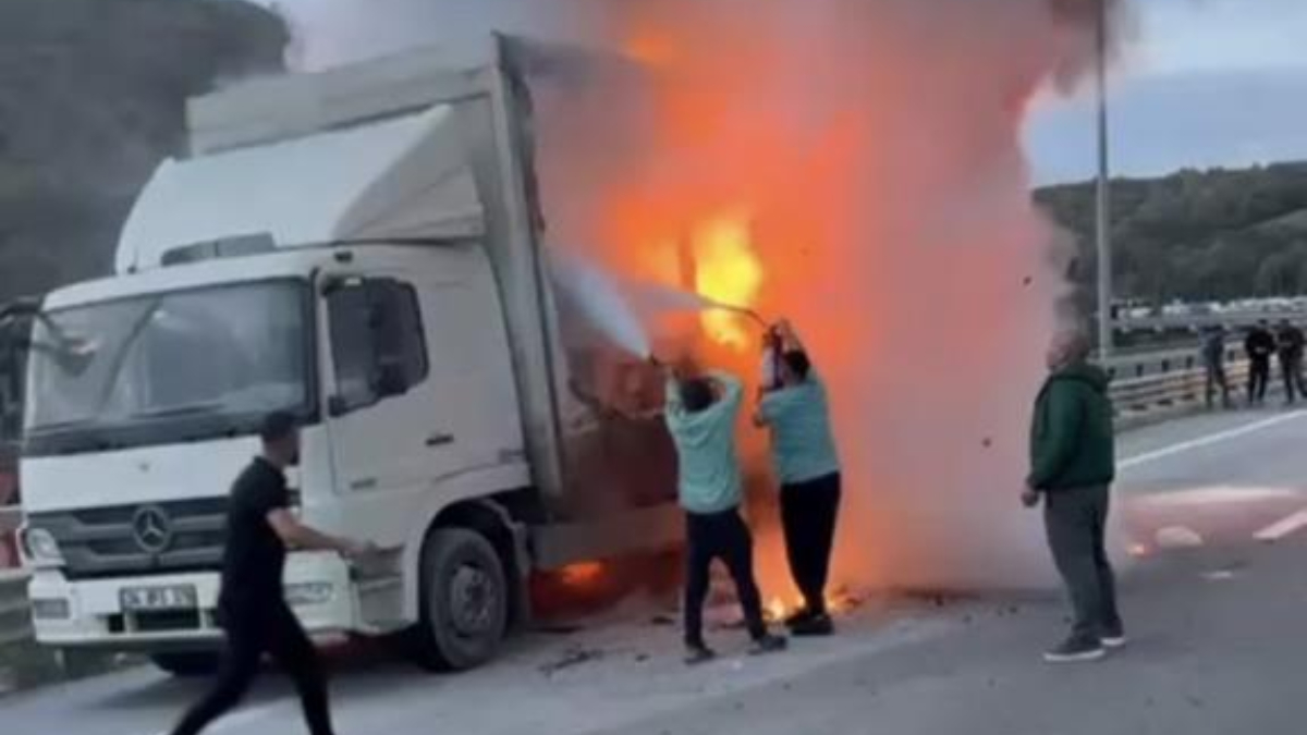 Kuzey Marmara Otoyolu’nda kamyon yangını