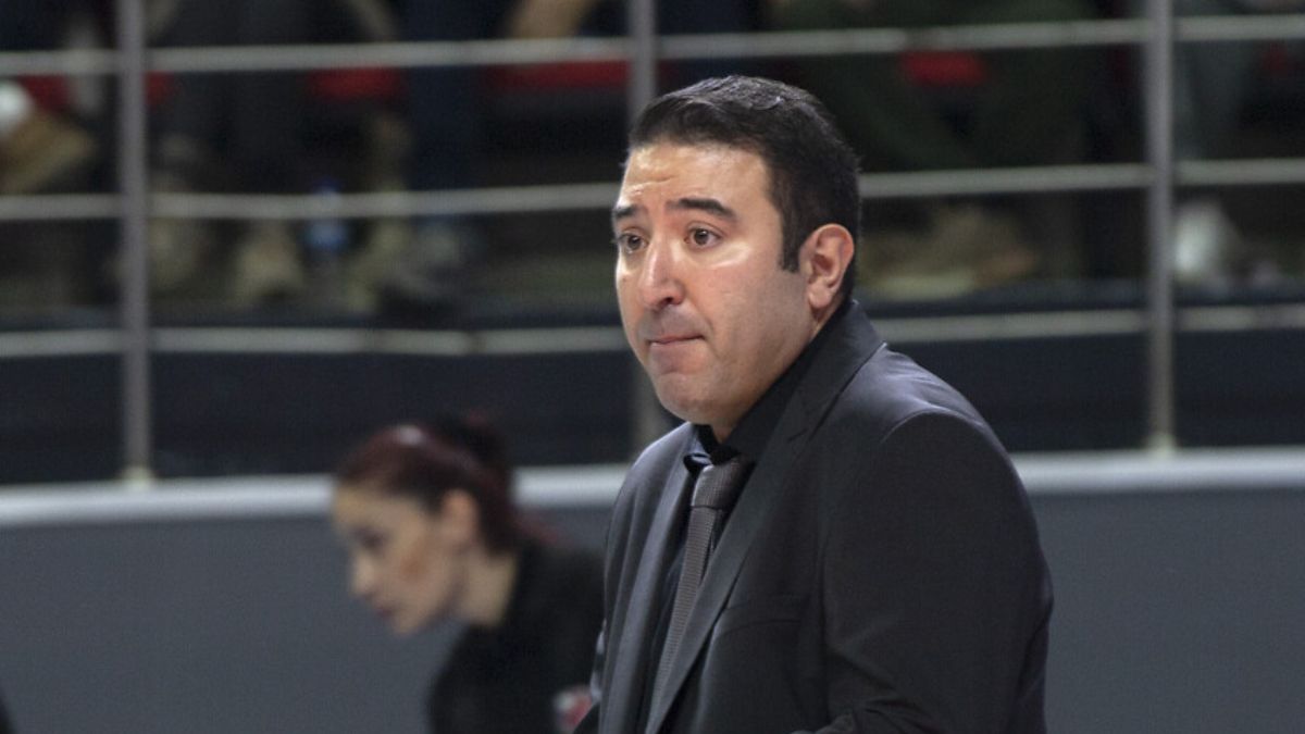 Türk Hava Yolları Kadın Voleybol Takımı’nda Saim Pakkan ile yollar ayrıldı