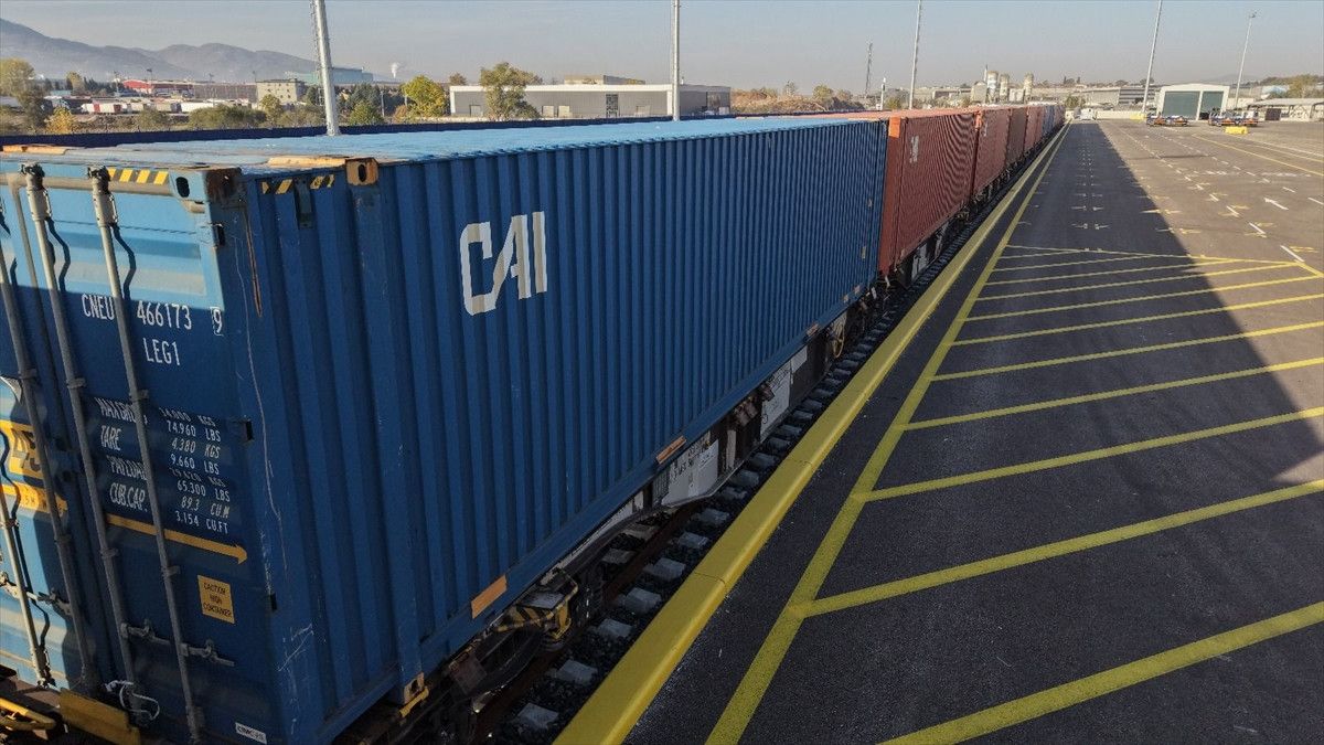 Türkiye’nin ilk özel intermodal terminali Railport’tan ilk tren çıktı