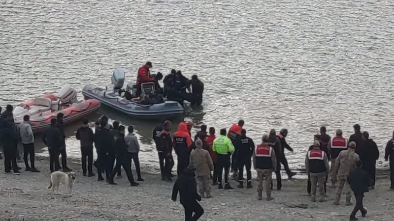 Van’da baraja düşen otomobilden kaybolan kişinin cansız bedenine ulaşıldı