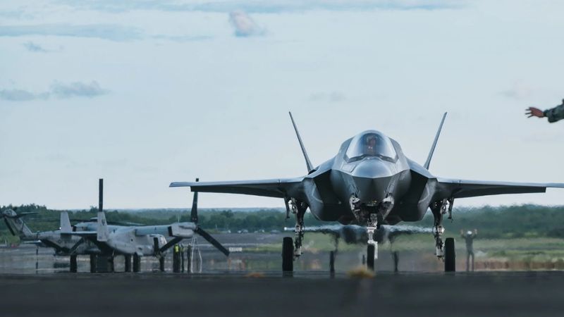 ABD savaş uçakları, Venezuela hava sahası yakınlarında uçuş yaptı