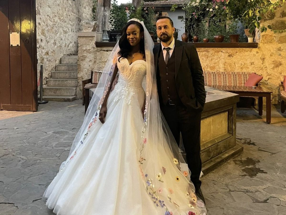 Afrika’dan Adana’ya gelin geldi: Düğünde renkli görüntüler ortaya çıktı