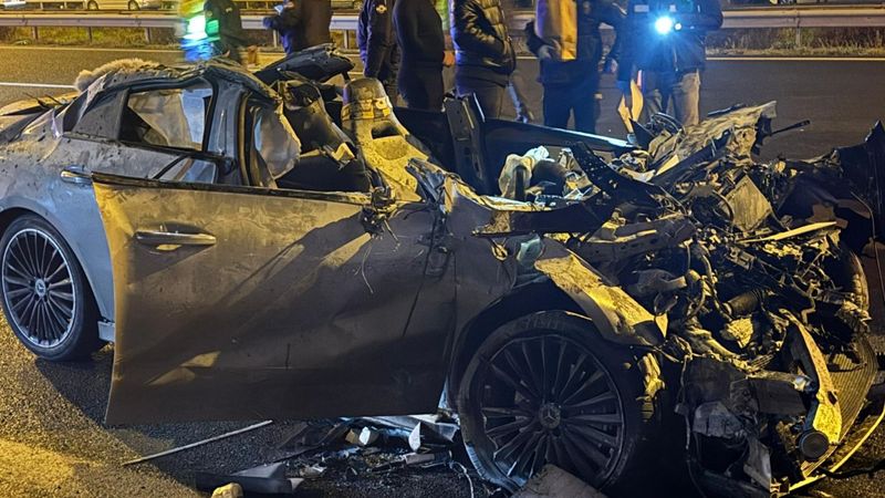 Ankara’da tırın altına giren otomobilde 2 kişi öldü