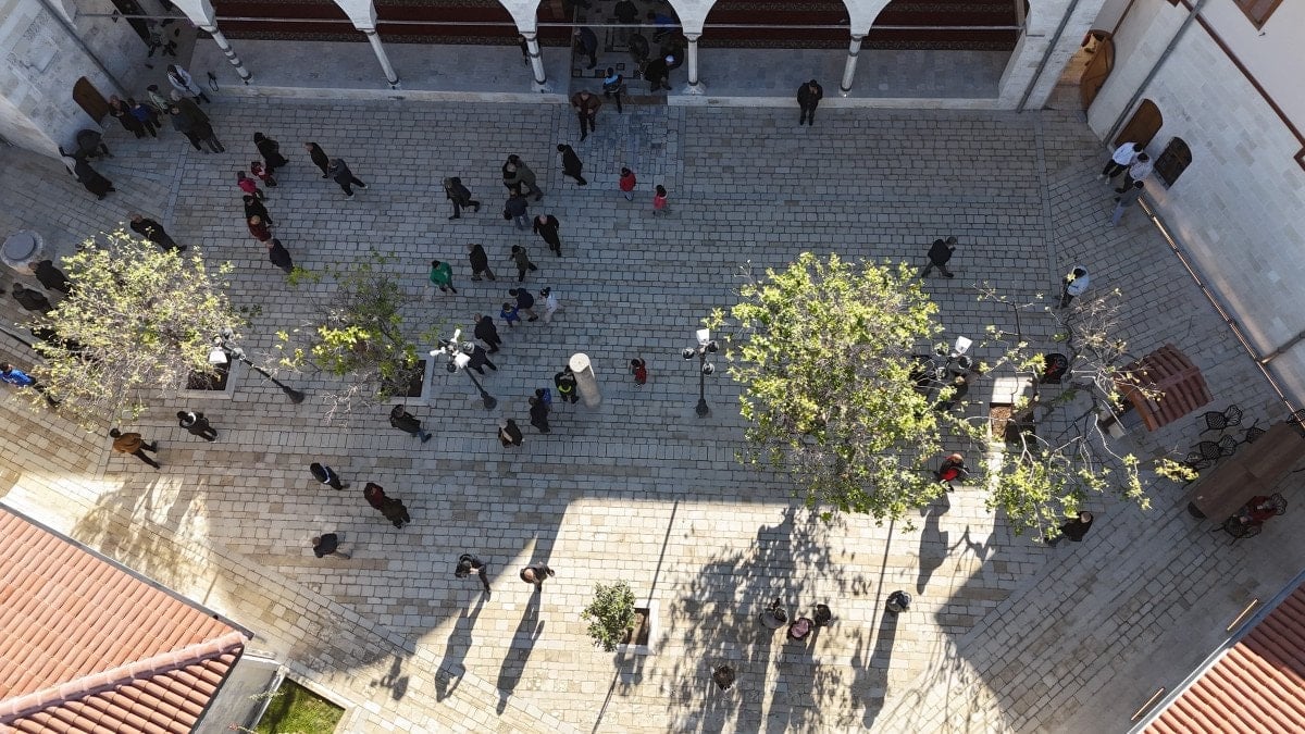 Asrın seferberliğinde ayağa kaldırılan Habibi Neccar Camii vatandaşların akınına uğradı